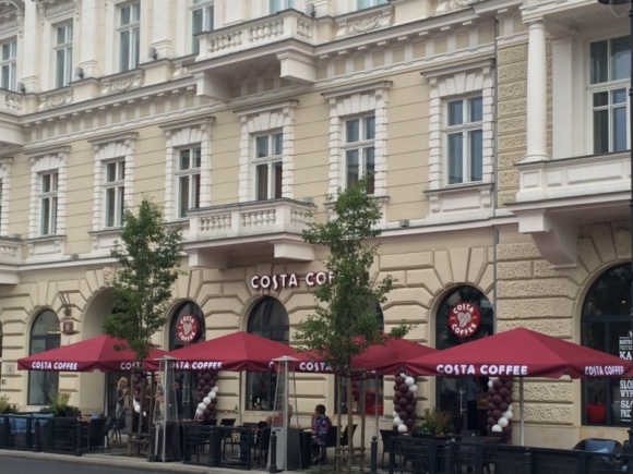 COSTA COFFEE wraca na Plac Trzech Krzyży