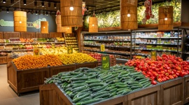 Netto w kolejnych dwóch miastach Polski. Na tym jednak nie koniec BIZNES, Handel - 5 grudnia sieć handlowa Netto otworzyła swoje dwa kolejne sklepy – tym razem przyszedł czas na Bytom i Oławę. Dla detalisty priorytetem nadal pozostają potrzeby i komfort klientów, dlatego nowo otwarte placówki będą funkcjonowały zgodne z założeniami konceptu 3.0.